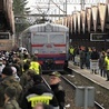 Każdy pociąg przyjeżdżający z Ukrainy przywozi do Przemyśla około tysiąca osób.