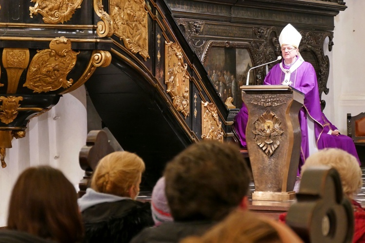 Rozpoczęcie Wielkiego Postu w archikatedrze oliwskiej 2022