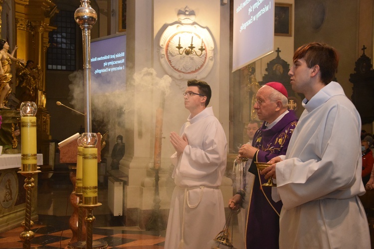 Środa Popielcowa w katedrze łowickiej