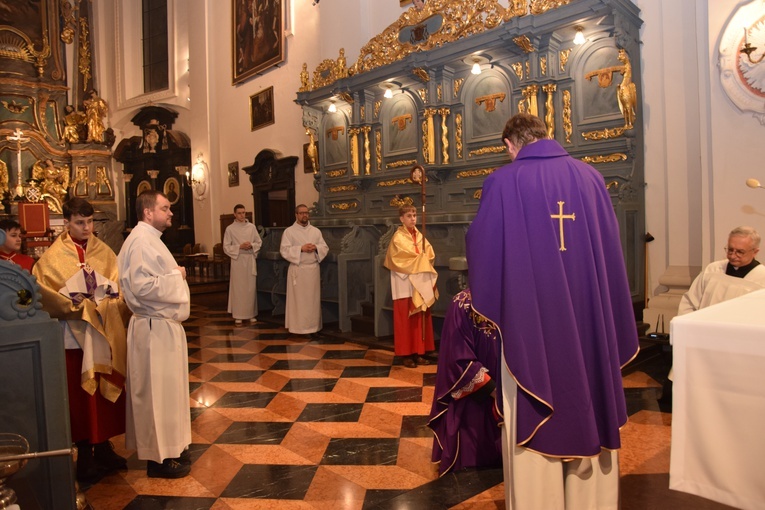 Środa Popielcowa w katedrze łowickiej