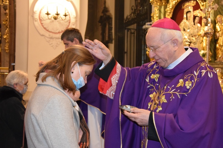 Środa Popielcowa w katedrze łowickiej