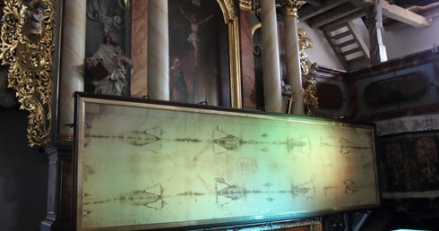 Nowa Wieś Grodziska. Misje z Całunem