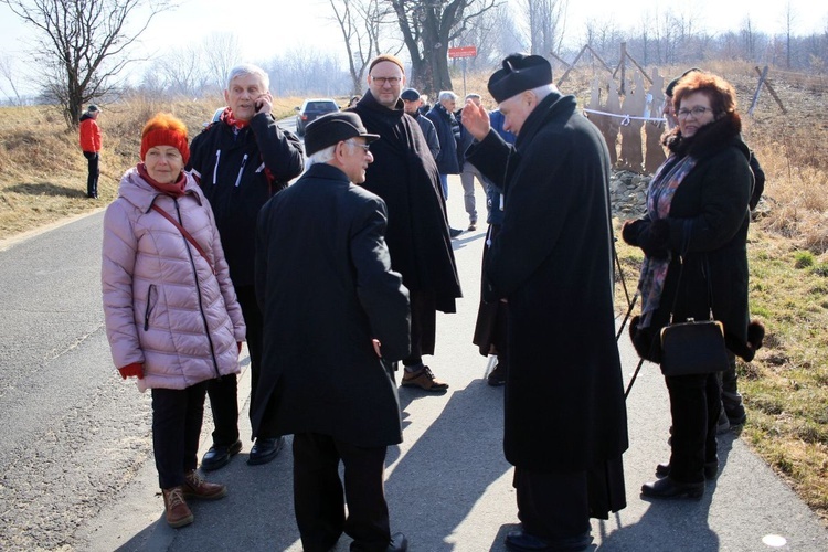 Instalacja upamiętniająca przybycie franciszkanów do Prudnika 170 lat temu