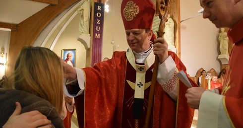 Szafarzem sakramentu w gdańskiej parafii pw. św. Ojca Pio był abp Tadeusz Wojda.
