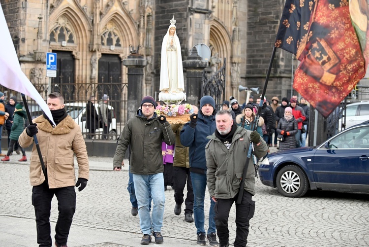 Błagają o pokój i zadośćuczynienie Niepokalanemu Sercu NMP