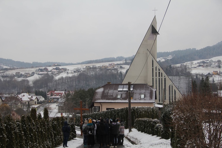 Kąclowa. Modlitwa i spotkanie młodych z okręgu krynickiego