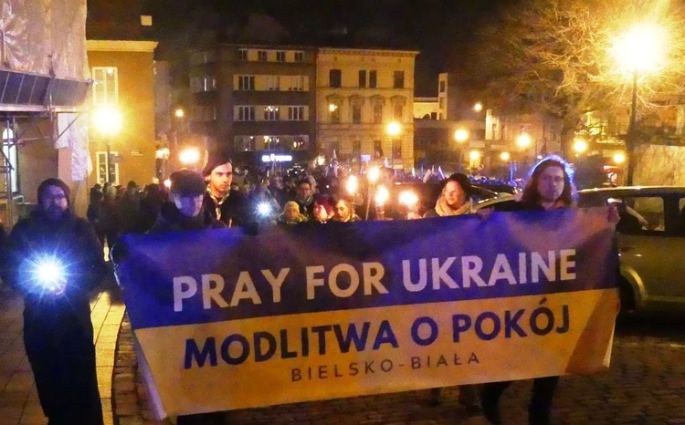 Międzyreligijny marsz i modlitwa o pokój na Ukrainie - w Bielsku-Białej - cz. 2