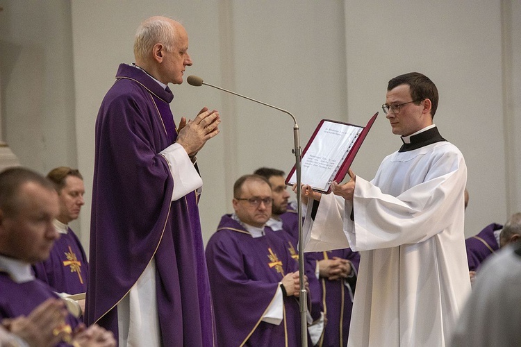 Obłóczyny w WMSD. Założyli "mundury", idą na wojnę