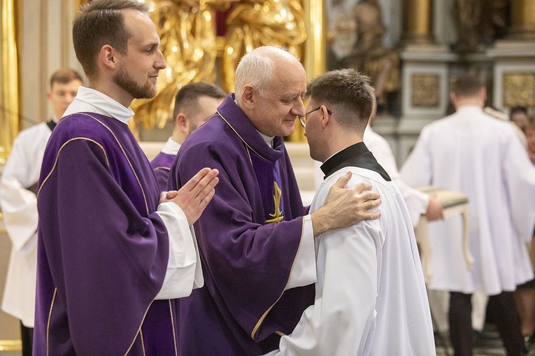 Obłóczyny w WMSD. Założyli "mundury", idą na wojnę