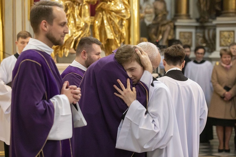 Obłóczyny w WMSD. Założyli "mundury", idą na wojnę