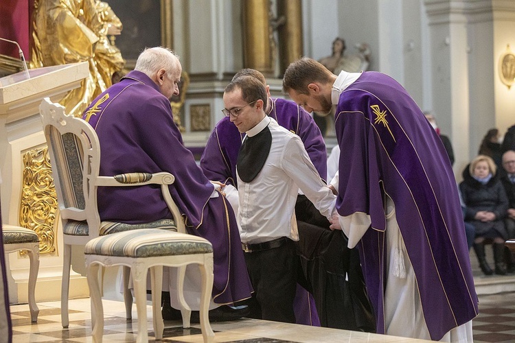 Obłóczyny w WMSD. Założyli "mundury", idą na wojnę