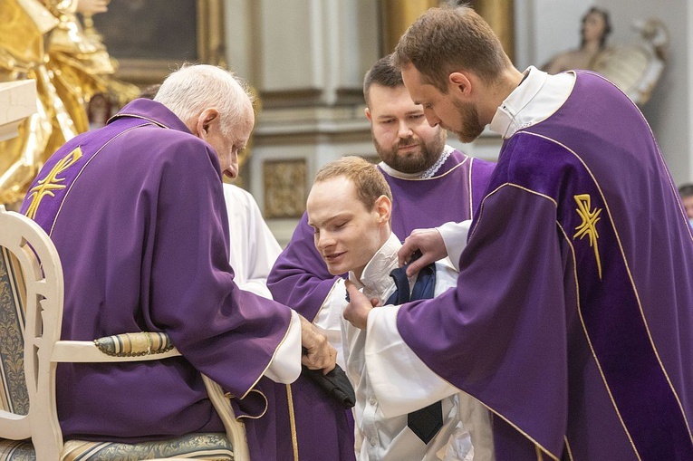 Obłóczyny w WMSD. Założyli "mundury", idą na wojnę