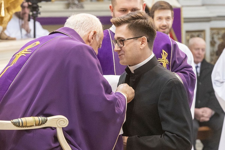 Obłóczyny w WMSD. Założyli "mundury", idą na wojnę