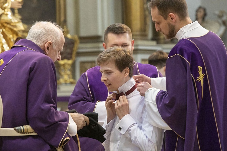 Obłóczyny w WMSD. Założyli "mundury", idą na wojnę