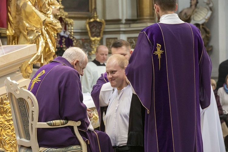 Obłóczyny w WMSD. Założyli "mundury", idą na wojnę