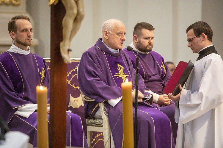 Obłóczyny w WMSD. Założyli "mundury", idą na wojnę