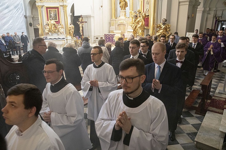 Obłóczyny w WMSD. Założyli "mundury", idą na wojnę