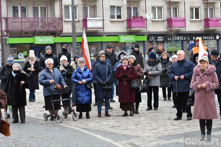 Modlitwa o pokój przy katedrze