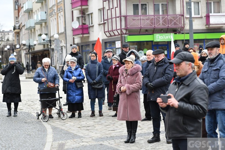Modlitwa o pokój przy katedrze
