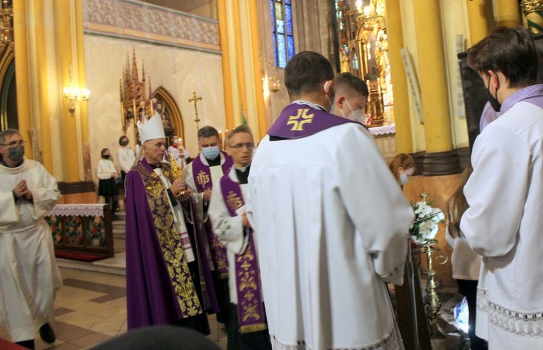 Relikwie św. Matki Teresy w miechowickiej parafii