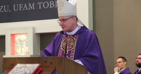 Bp Zadarko: powinniśmy być awangardą w niesieniu miłosierdzia