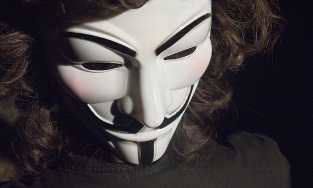 Ukrinform: grupa Anonymous zhakowała rosyjskie państwowe kanały telewizyjne. Puściła filmy z wojny na Ukrainie