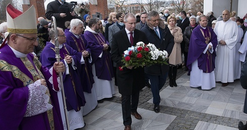 Tablica dla ks. Bednarskiego 