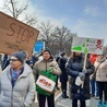 Tychy. Protest mieszkańców przed Urzędem Miasta. Nie chcą spalarni w Wilkowyjach