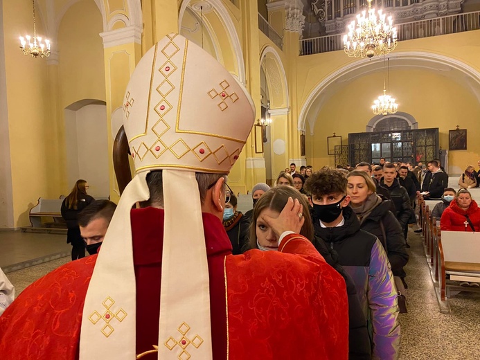 Bierzmowanie dorosłych w Głogowie