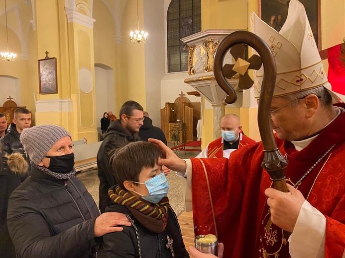 Bierzmowanie dorosłych w Głogowie