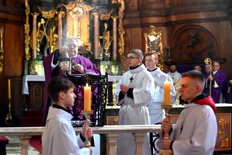 Wprowadzenie ks. Wojciecha Zmysłowskiego na urząd proboszcza