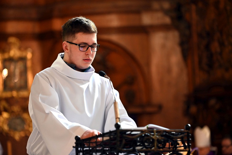 Wprowadzenie ks. Wojciecha Zmysłowskiego na urząd proboszcza