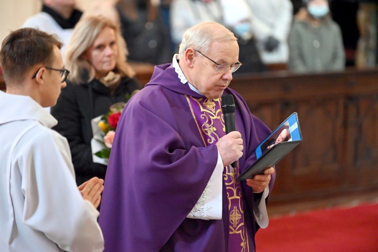 Wprowadzenie ks. Wojciecha Zmysłowskiego na urząd proboszcza