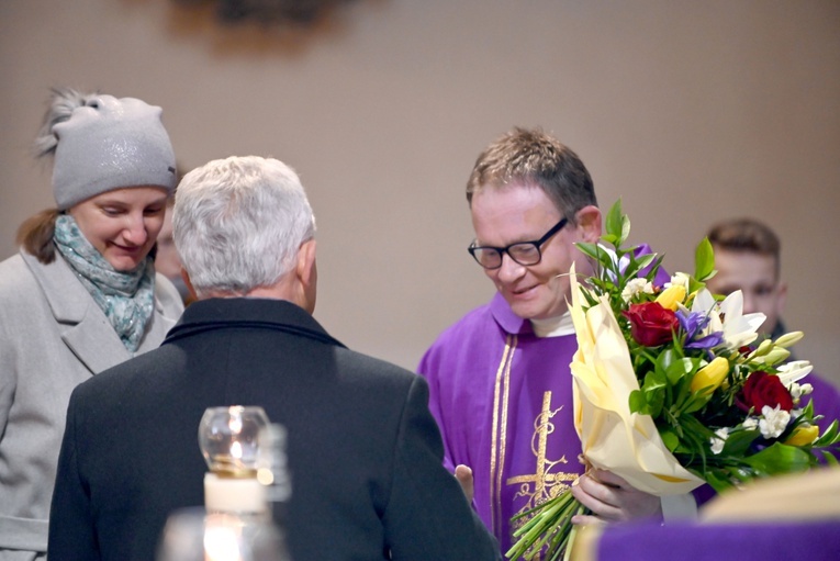 Wprowadzenie ks. Wojciecha Zmysłowskiego na urząd proboszcza