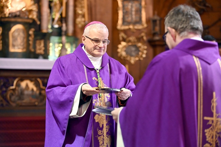 Wprowadzenie ks. Wojciecha Zmysłowskiego na urząd proboszcza