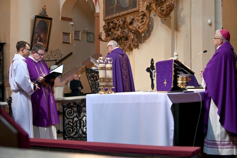 Wprowadzenie ks. Wojciecha Zmysłowskiego na urząd proboszcza