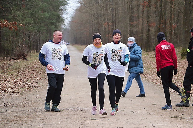 ►	Święto uczczono także na sportowo.