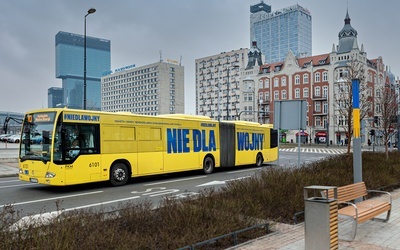 Metropolia. #NIEDLAWOJNY, tak dla pokoju - autobusy z takim hasłem jeżdżą po drogach w regionie