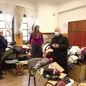 	Centrum Pomocy Uchodźcom w Łomiankach, które pomogło już ponad 2,5 tys. osób, odwiedził nuncjusz apostolski abp Salvatore Pennacchio.