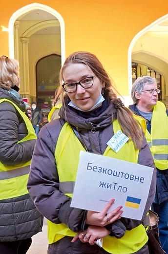 	Ola na przykład służy znajomością języka ukraińskiego.