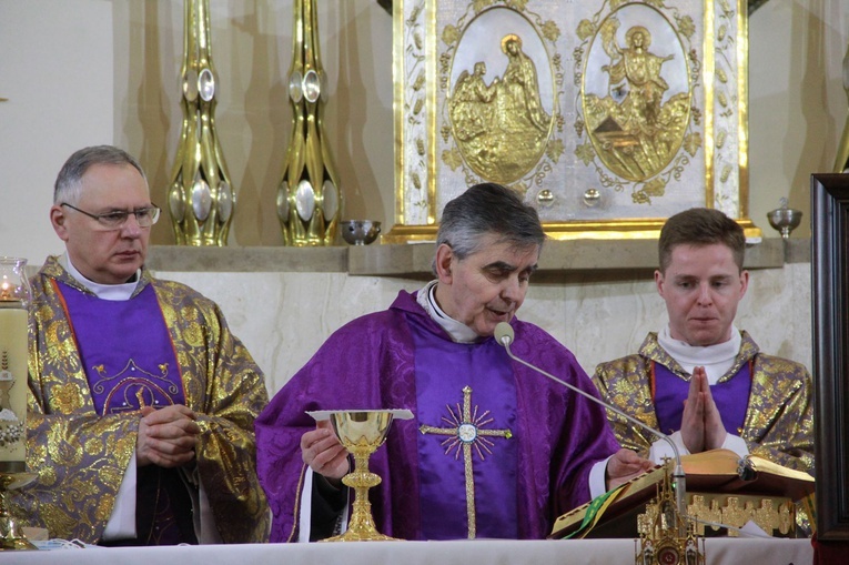 Limanowa. Wprowadzenie relikwii bł. ks. Władysława Bukowińskiego