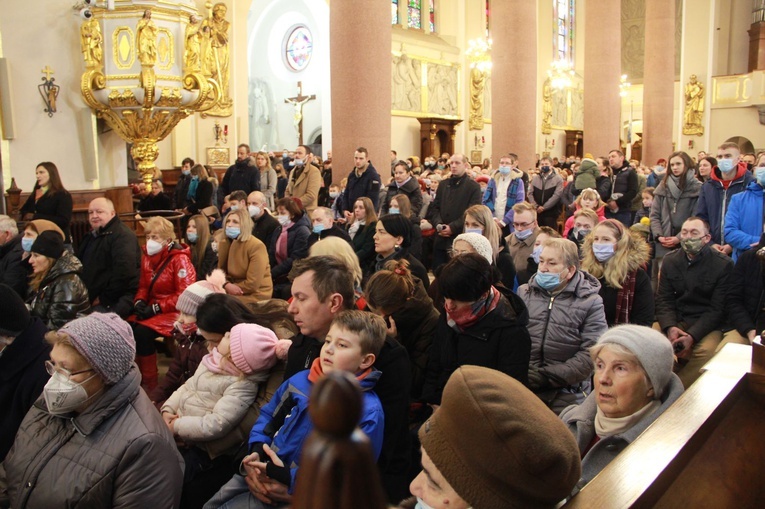 Limanowa. Wprowadzenie relikwii bł. ks. Władysława Bukowińskiego