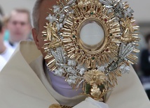 Nie jestem godzien, Bo Bóg jest święty