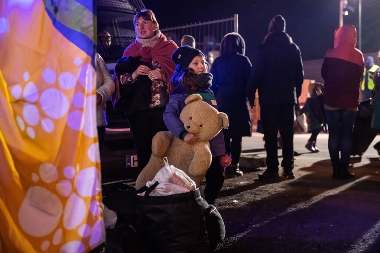 Mosty solidarności Caritas ratują tysiące dzieci