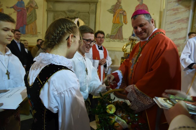 Procesja z darami w Łącku.