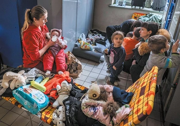 Tylko w ciągu pierwszego tygodnia wojny na Ukrainie do Polski dotarło ponad 300 tys. dzieci.