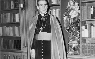 Abp Fulton Sheen: „Komunizm, faszyzm i nazizm to symptomy choroby całego świata”