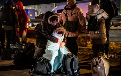 Bp polowy Wiesław Lechowicz odwiedził uchodźców na przejściach granicznych
