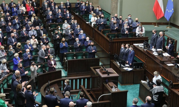 Możliwość podjęcia pracy, dostęp do lekarzy i edukacji ukraińskich dzieci