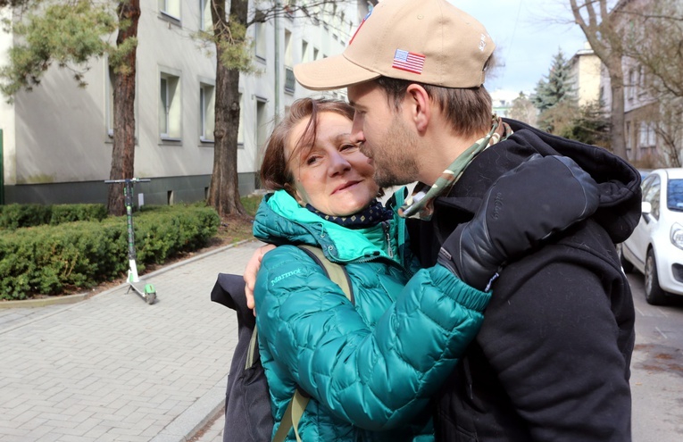 Wyjazd konwoju humanitarnego prowadzonego przez Szymona Makucha